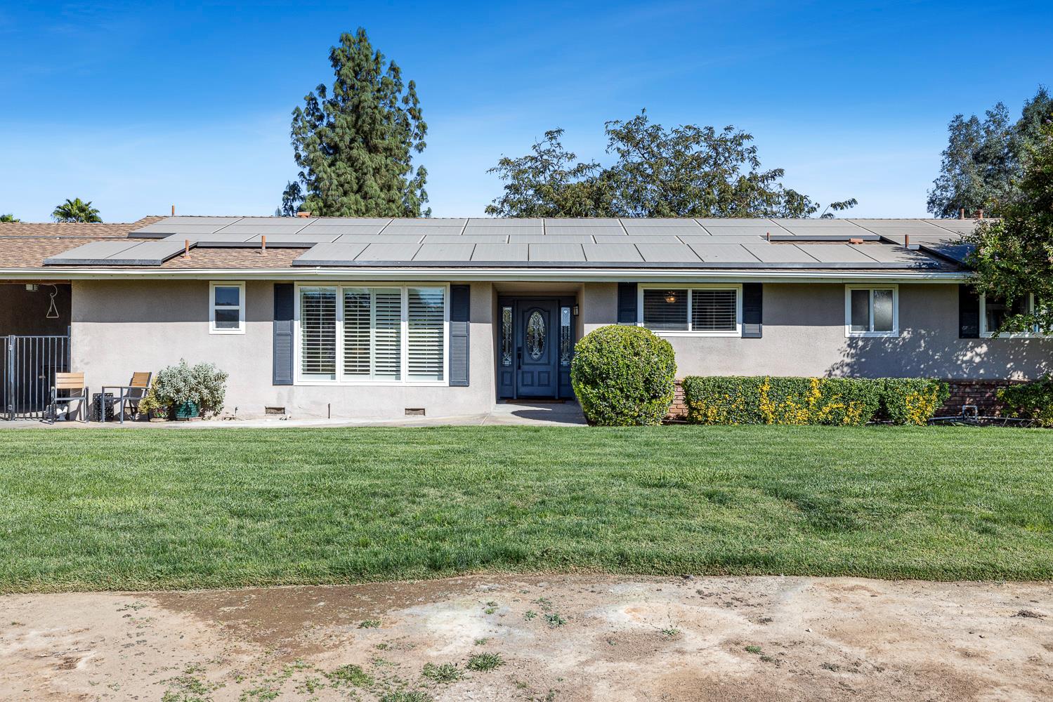 6880 N Maine Ave, Clovis, CA 93619