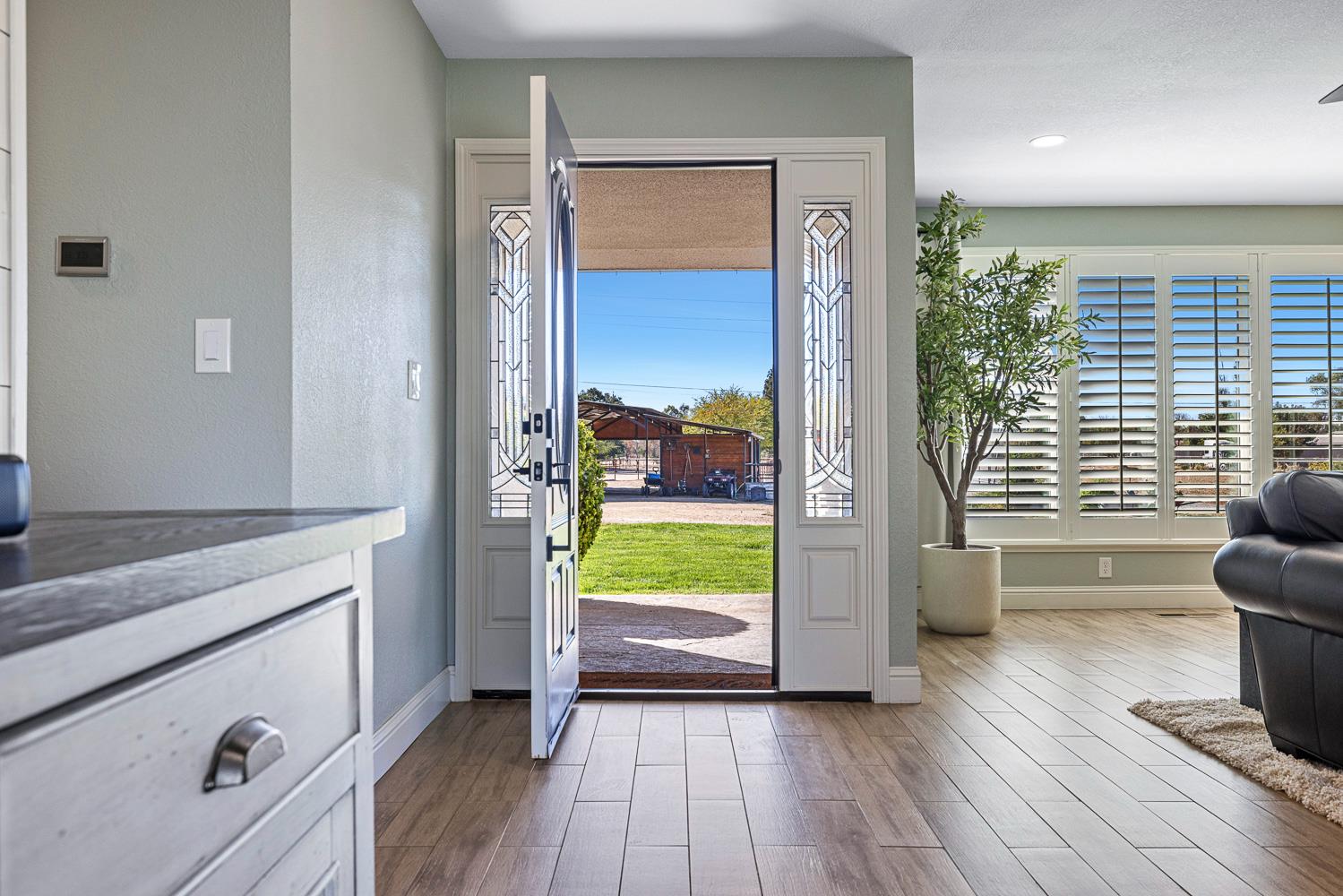 6880 N Maine Ave, Clovis, CA 93619