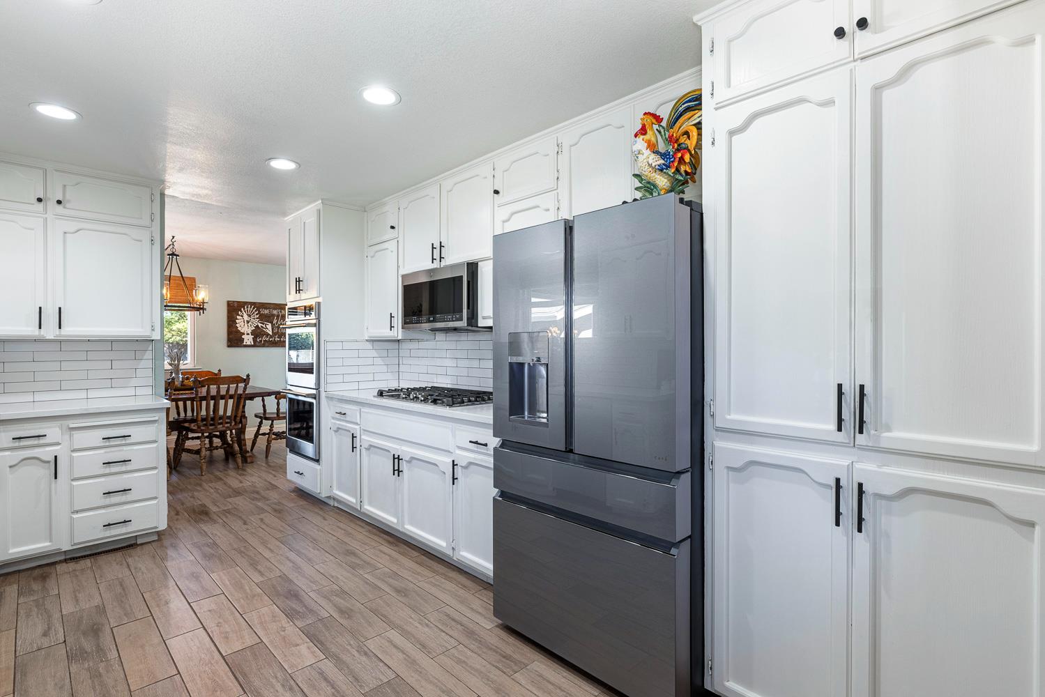 6880 N Maine Ave, Clovis, CA 93619