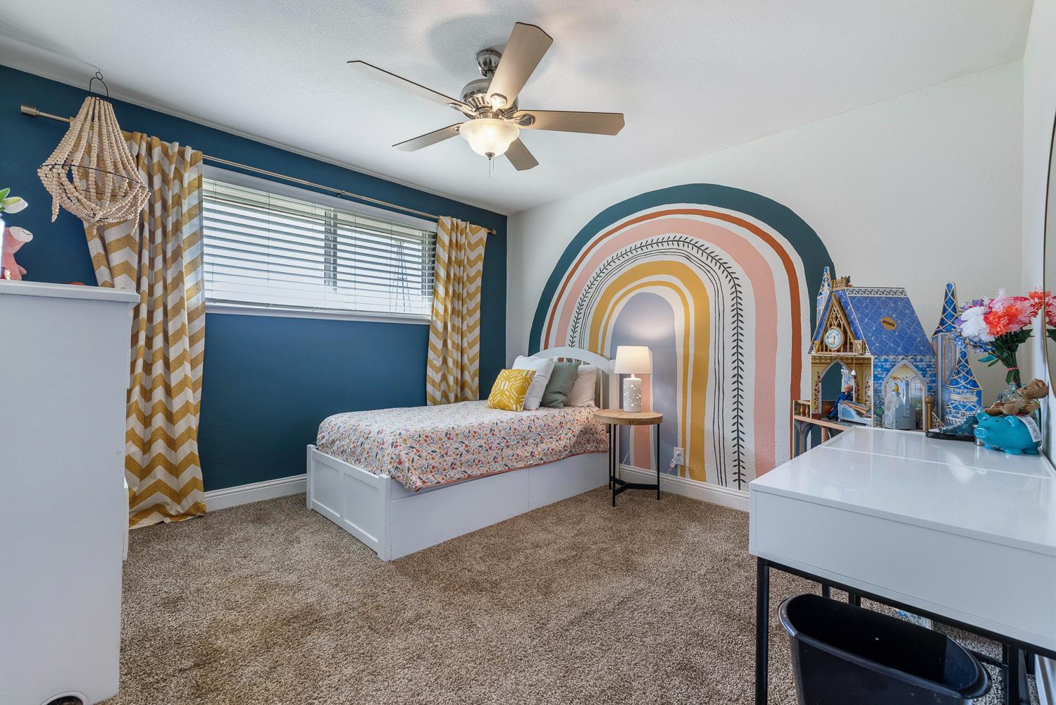 6880 N Maine Ave, Clovis, CA 93619