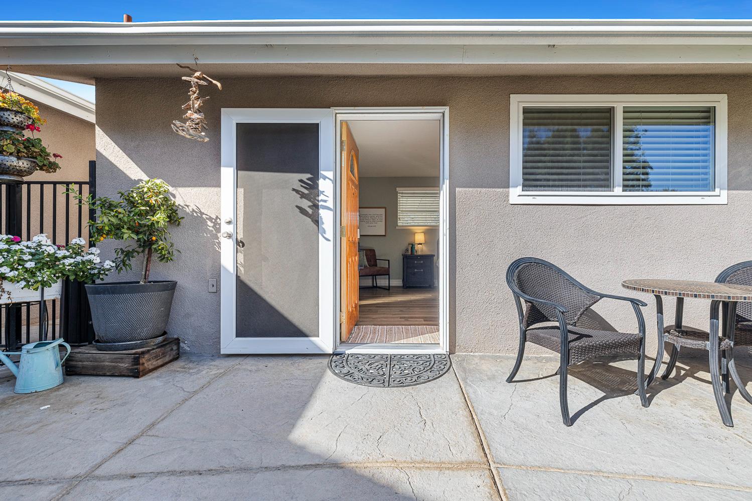 6880 N Maine Ave, Clovis, CA 93619