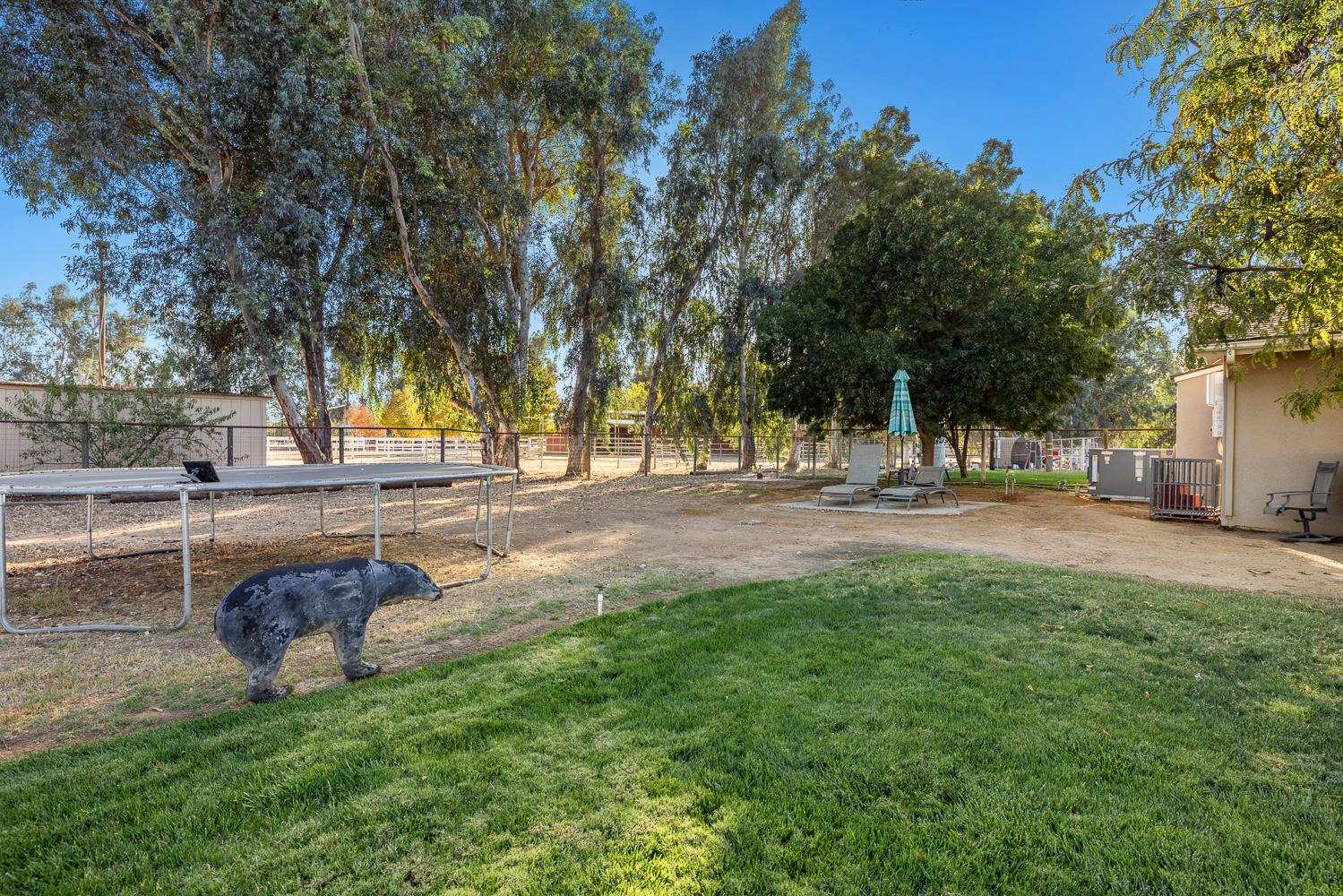 6880 N Maine Ave, Clovis, CA 93619