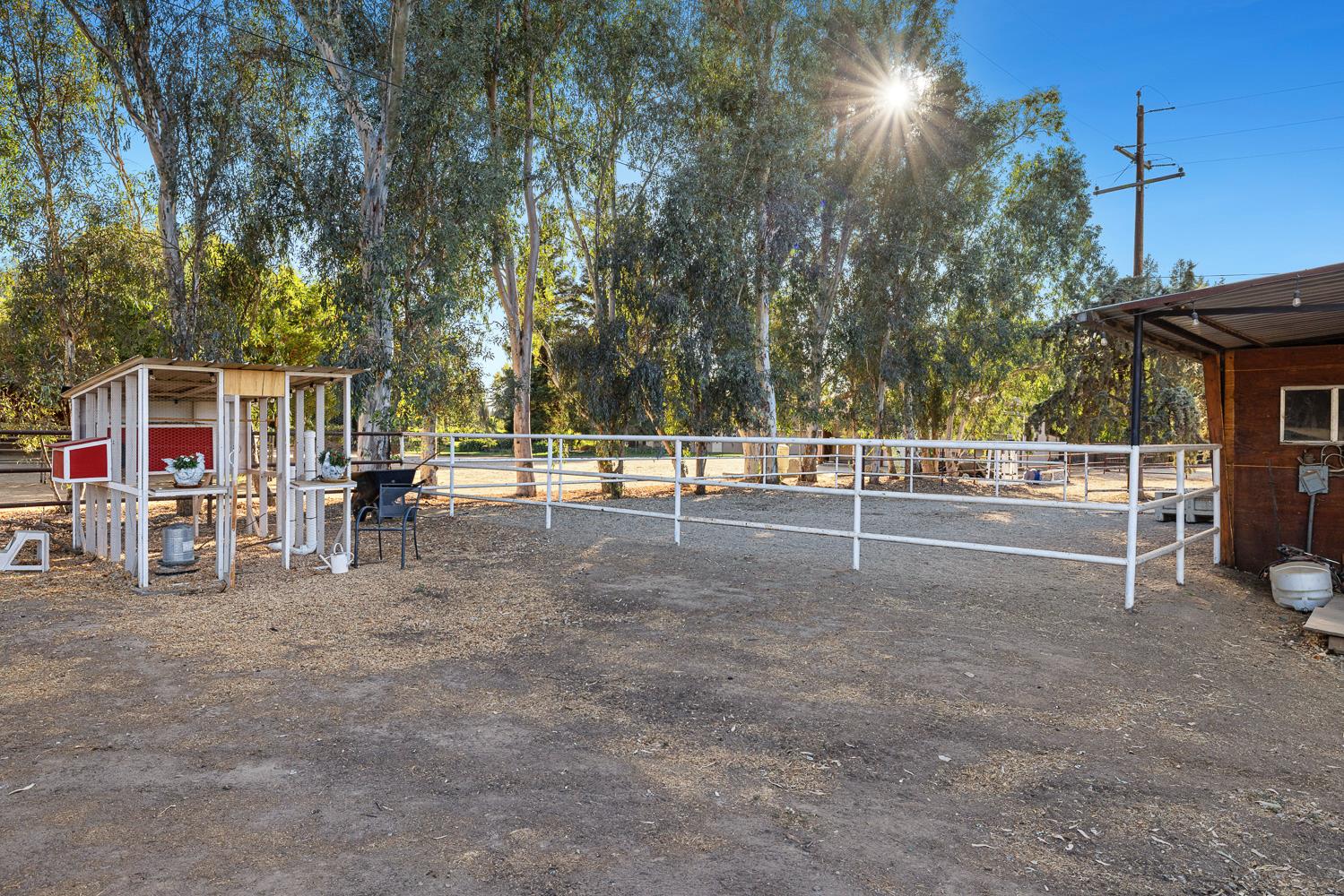 6880 N Maine Ave, Clovis, CA 93619