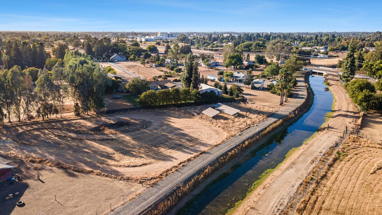 6880 N Maine Ave, Clovis, CA 93619