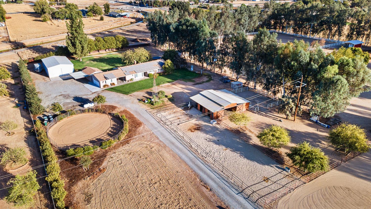 6880 N Maine Ave, Clovis, CA 93619