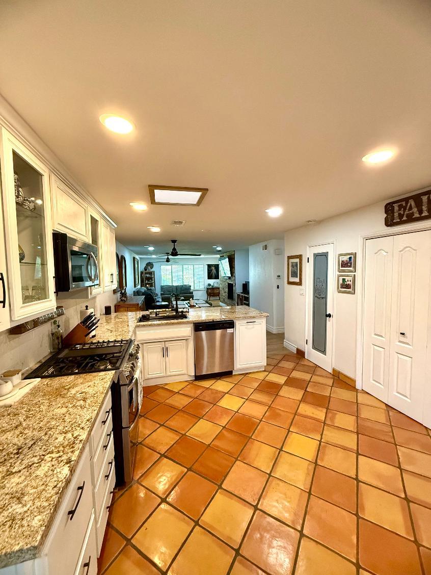 4902 N Sequoia Dr #104, Fresno, CA 93705