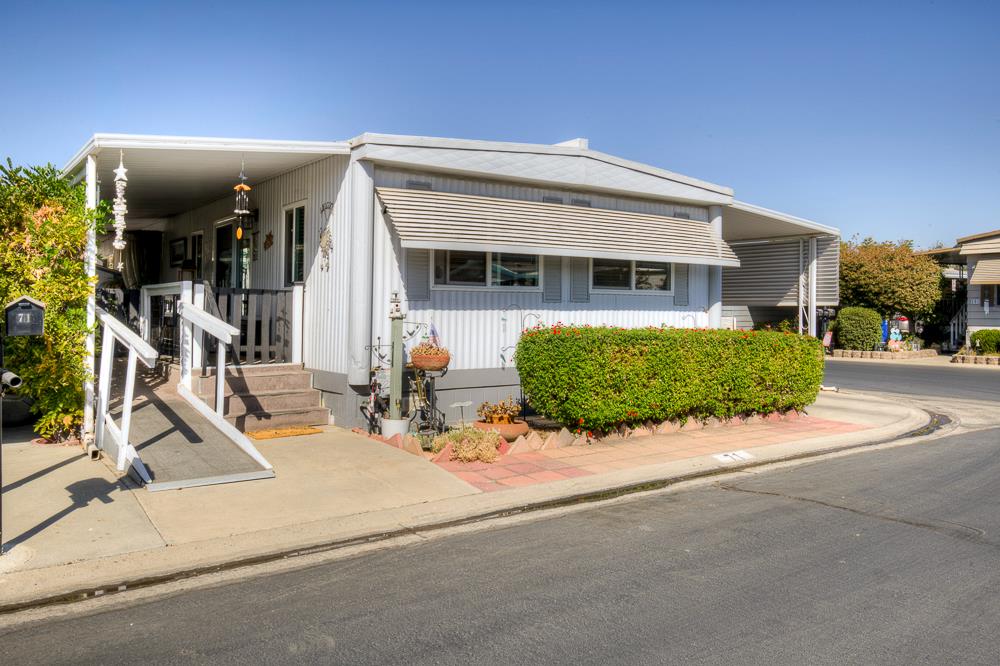 1001 Sylmar Ave #71, Clovis, CA 93612