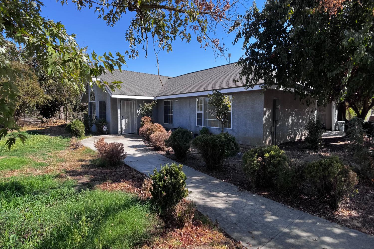 897 W Lincoln Ave, Fresno, CA 93706
