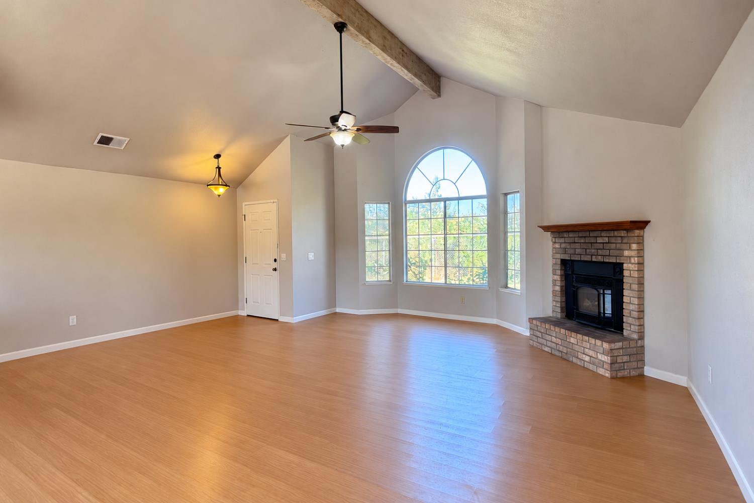 897 W Lincoln Ave, Fresno, CA 93706