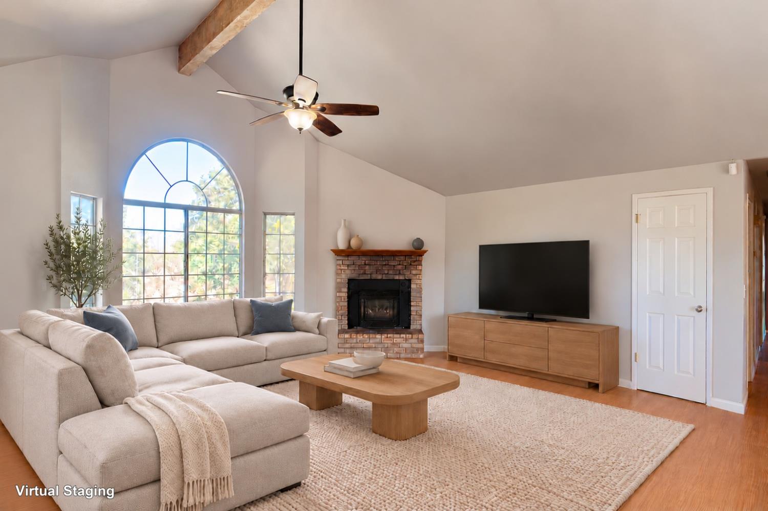 897 W Lincoln Ave, Fresno, CA 93706