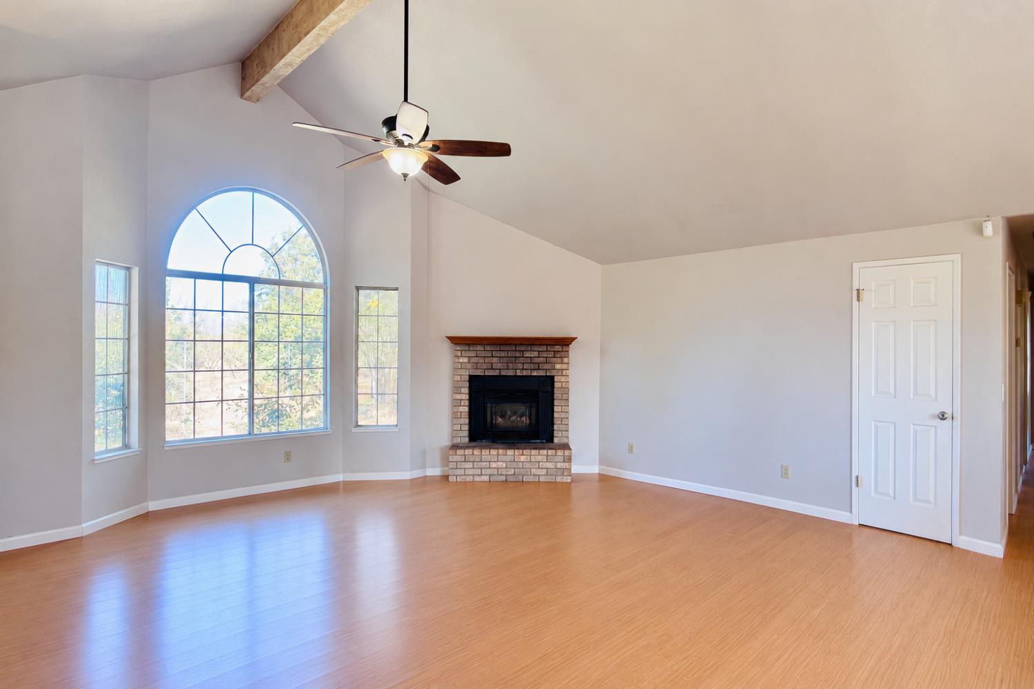 897 W Lincoln Ave, Fresno, CA 93706