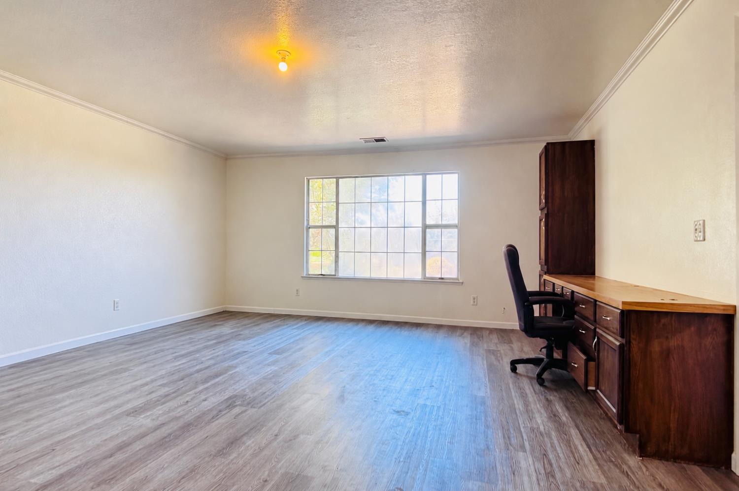 897 W Lincoln Ave, Fresno, CA 93706