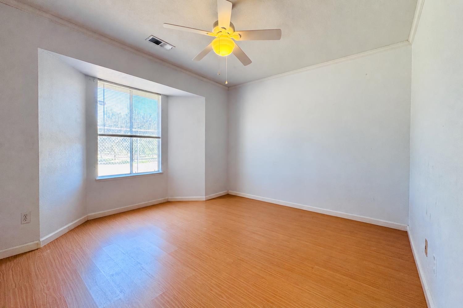 897 W Lincoln Ave, Fresno, CA 93706