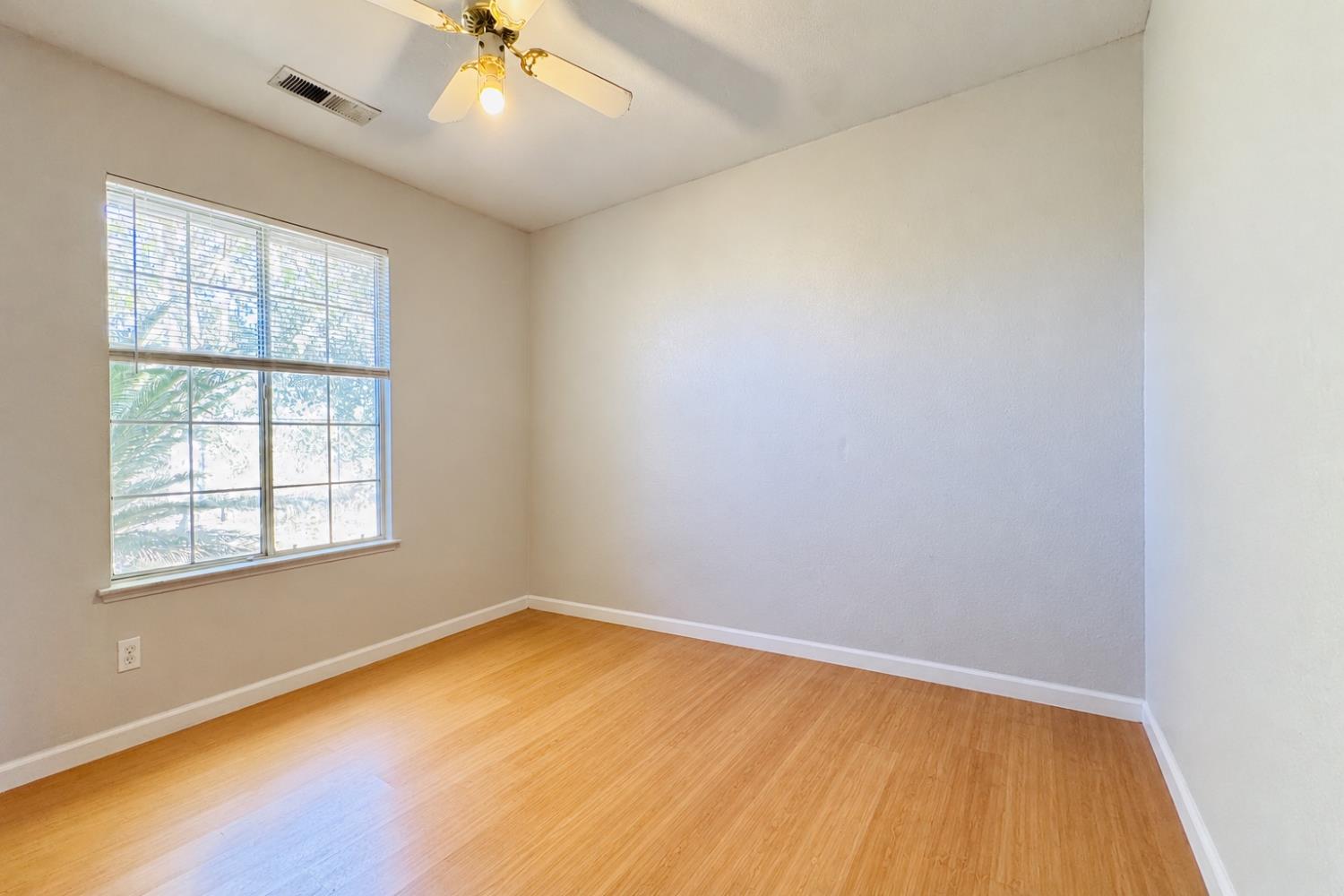 897 W Lincoln Ave, Fresno, CA 93706