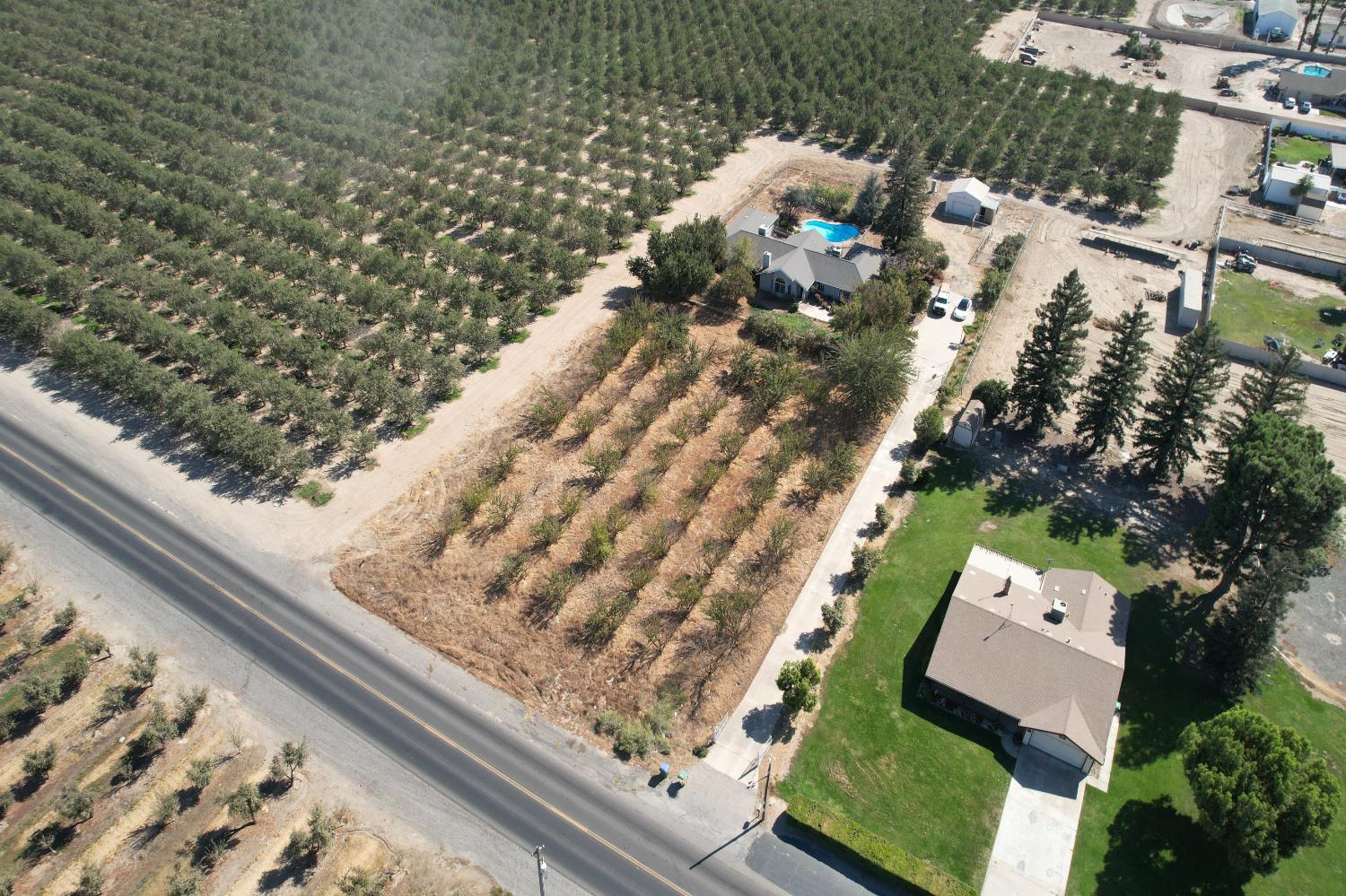 897 W Lincoln Ave, Fresno, CA 93706