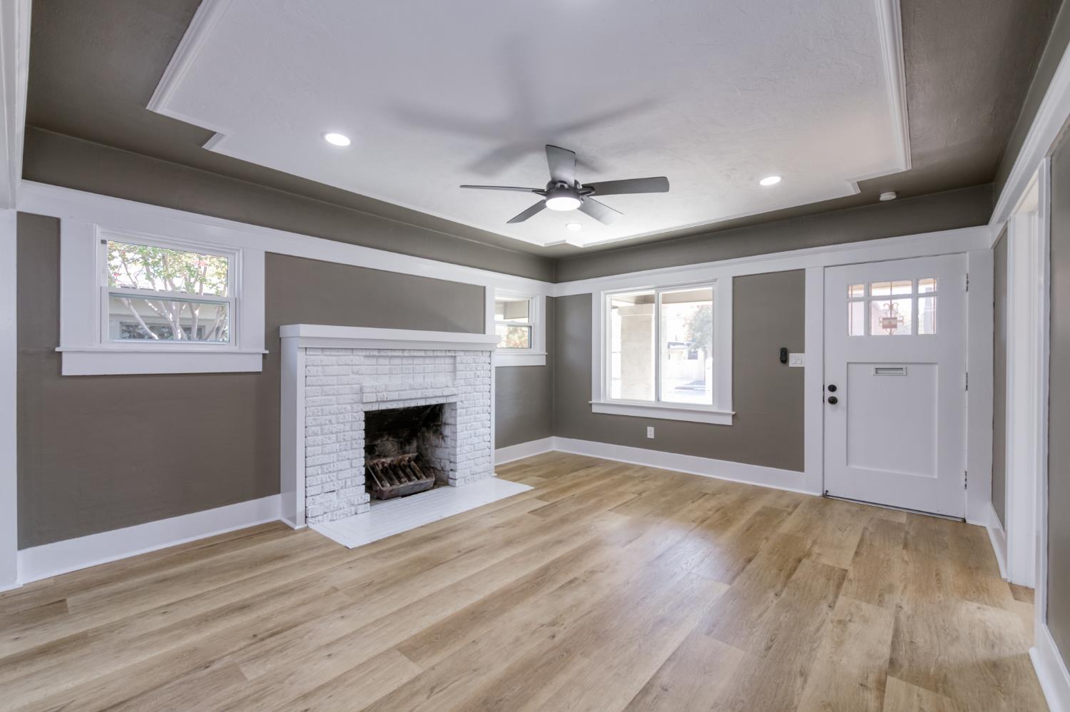 627 E McKinley Ave, Fresno, CA 93728