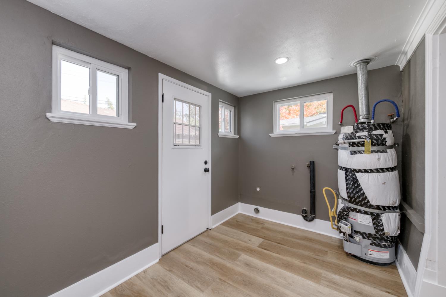 627 E McKinley Ave, Fresno, CA 93728