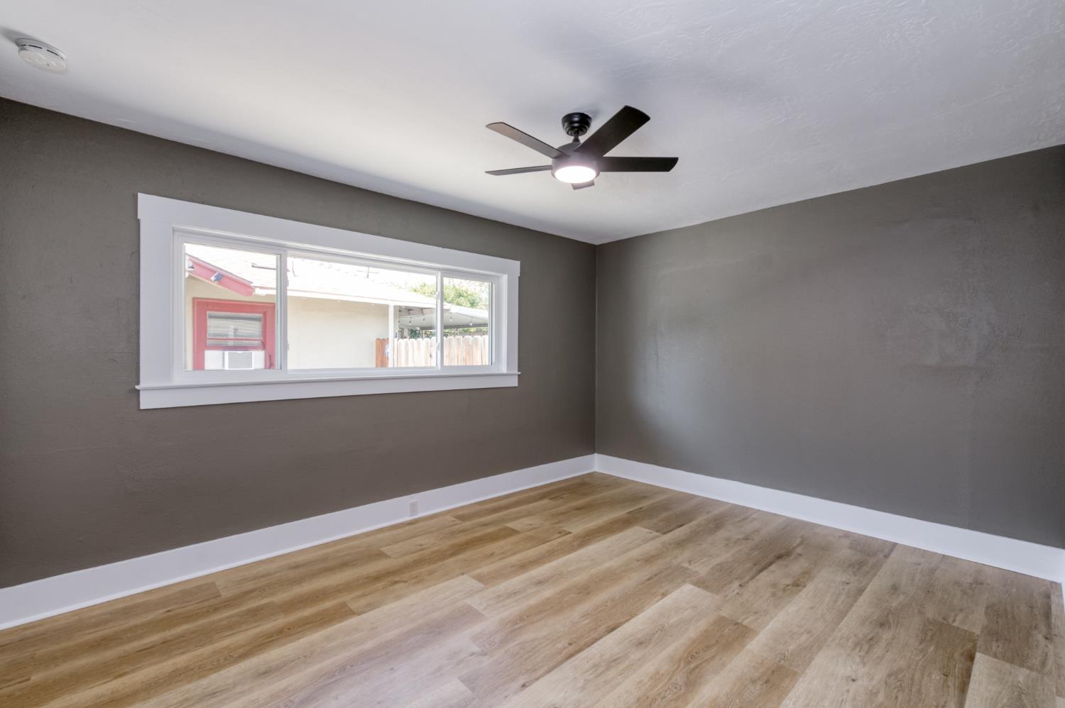 627 E McKinley Ave, Fresno, CA 93728