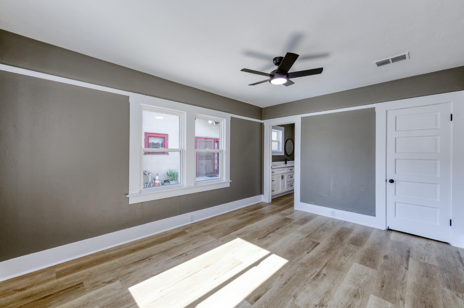 627 E McKinley Ave, Fresno, CA 93728