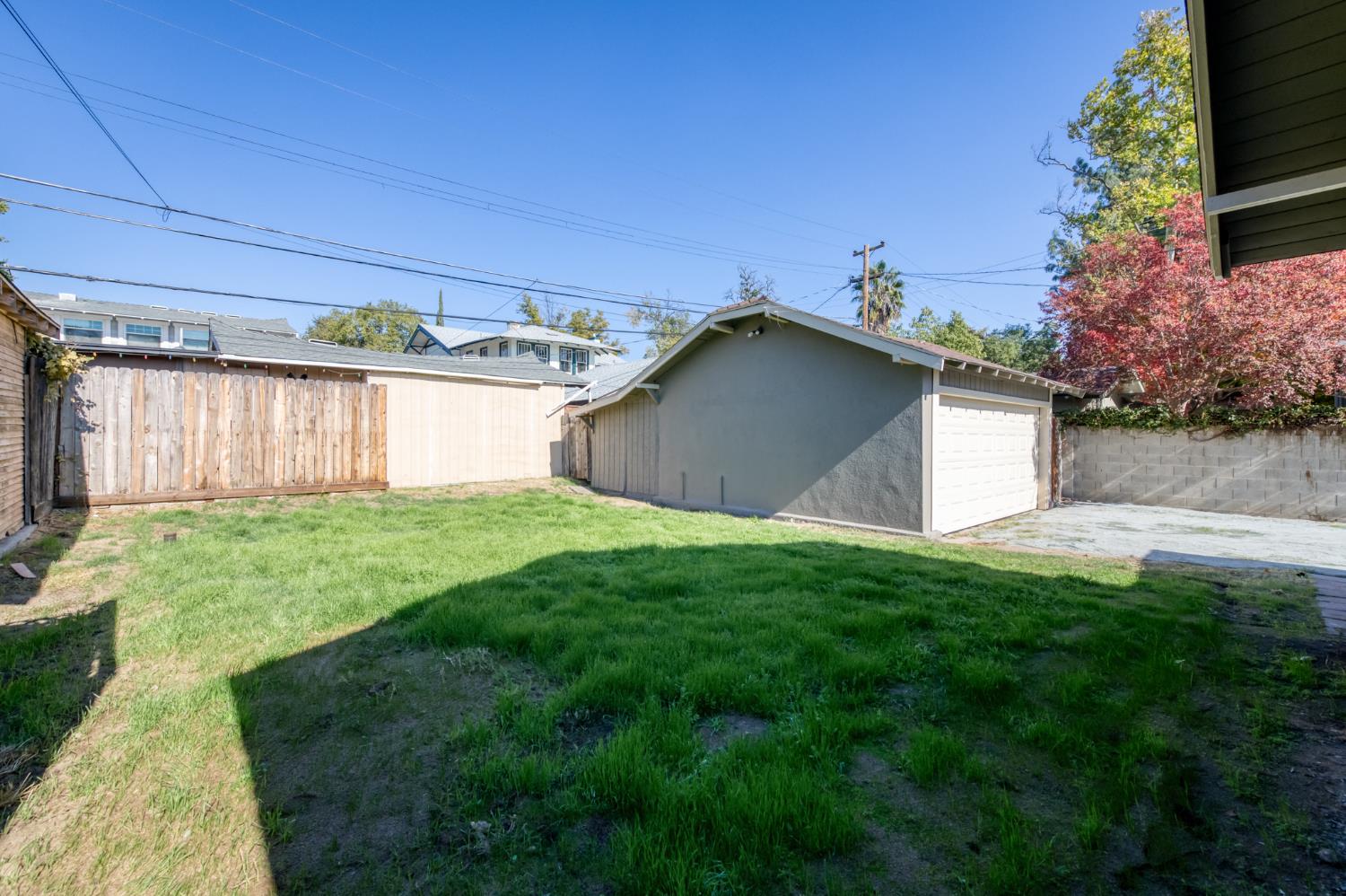 627 E McKinley Ave, Fresno, CA 93728