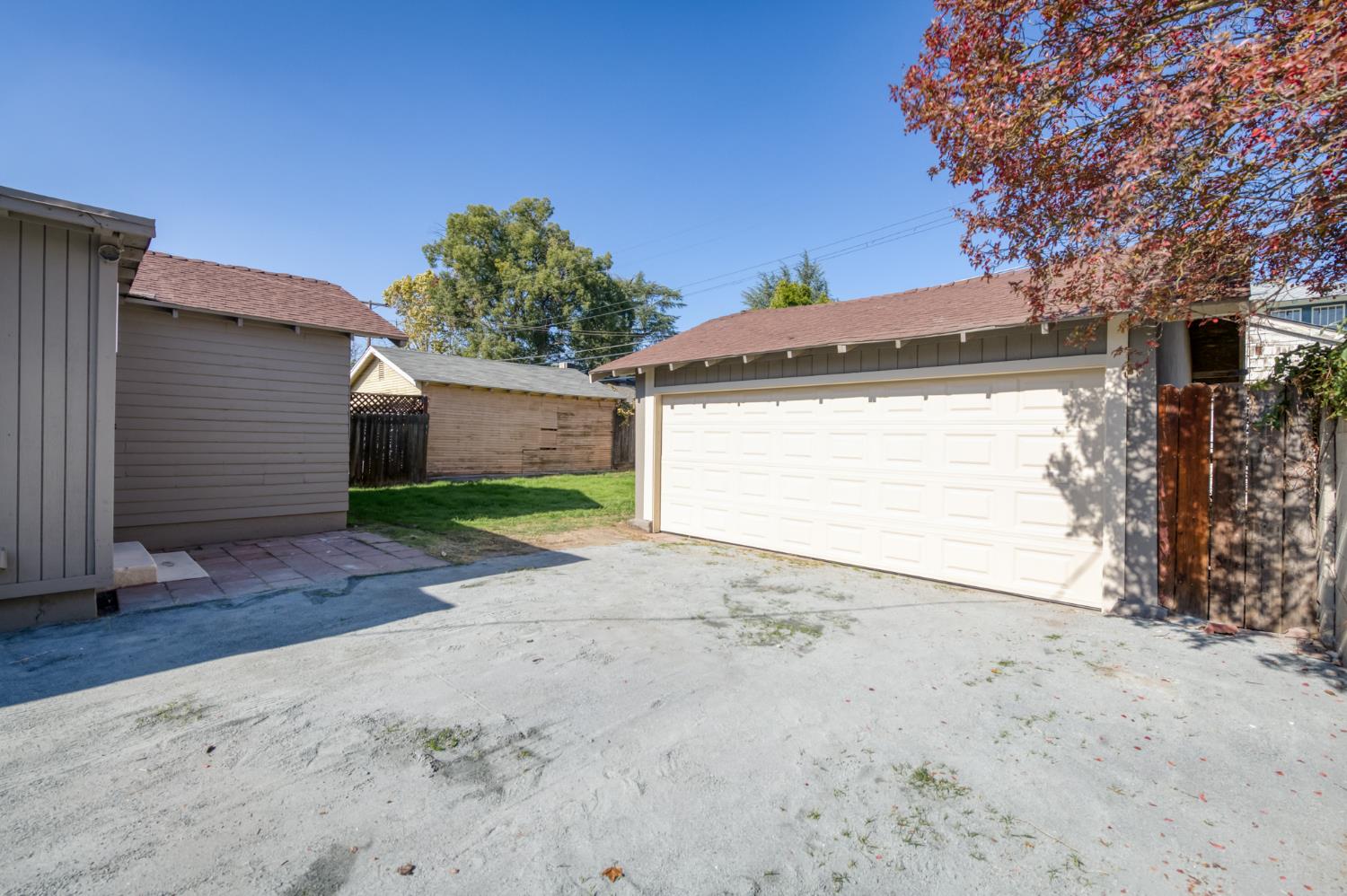 627 E McKinley Ave, Fresno, CA 93728