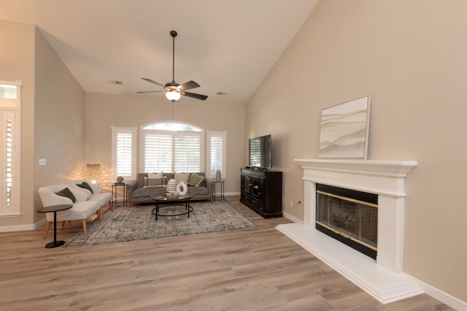 2310 E Desert Island Dr, Fresno, CA 93730