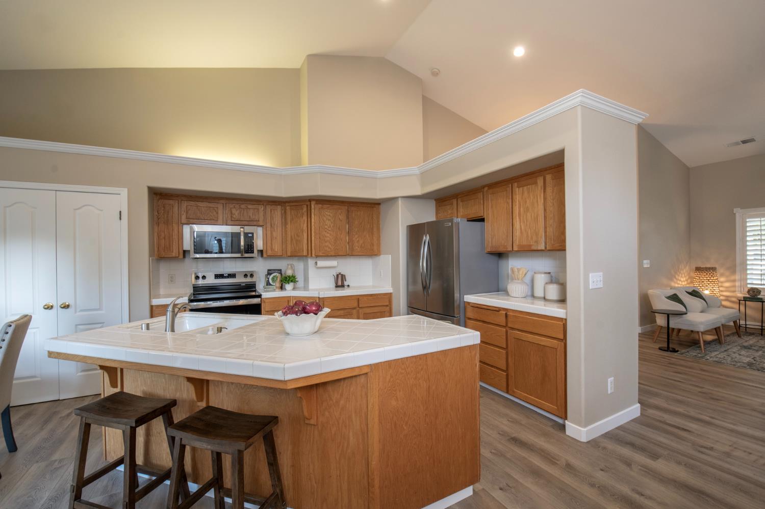 2310 E Desert Island Dr, Fresno, CA 93730