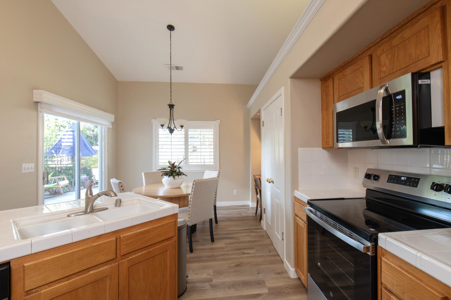 2310 E Desert Island Dr, Fresno, CA 93730