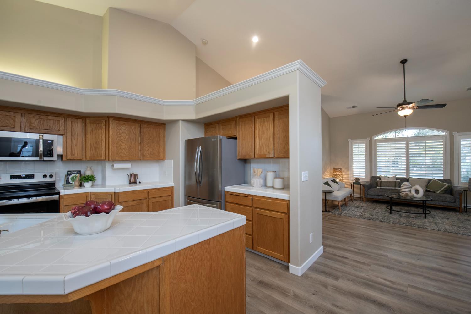 2310 E Desert Island Dr, Fresno, CA 93730