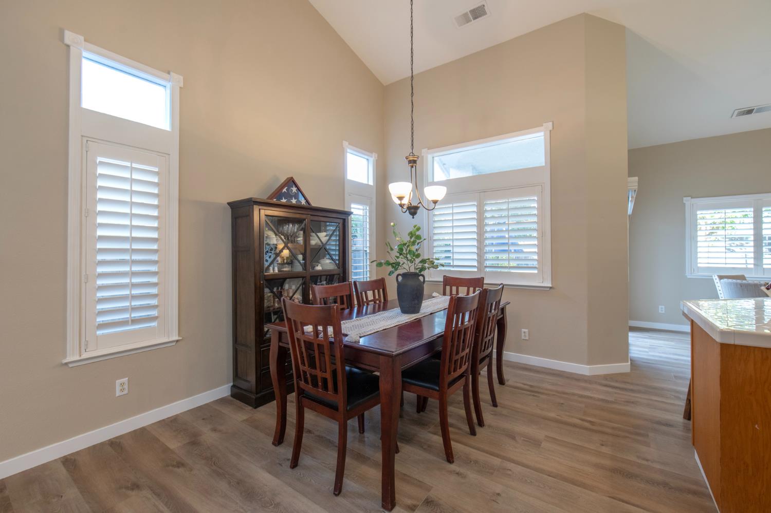 2310 E Desert Island Dr, Fresno, CA 93730
