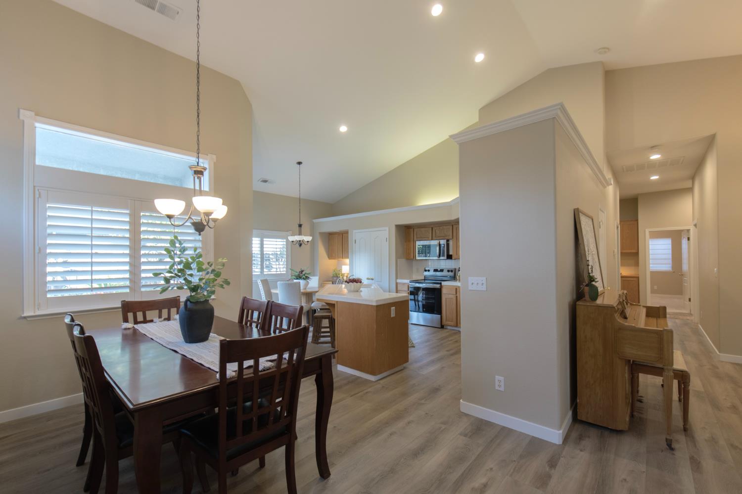 2310 E Desert Island Dr, Fresno, CA 93730