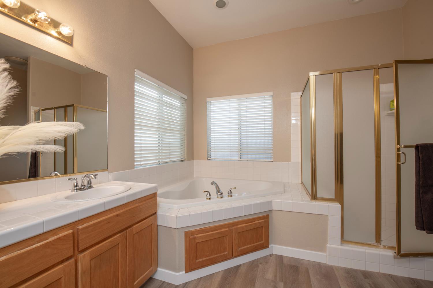 2310 E Desert Island Dr, Fresno, CA 93730