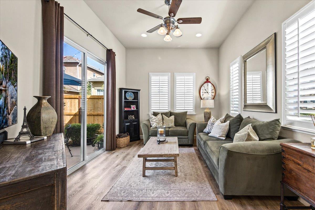 1786 N Merlan Ln, Clovis, CA 93619