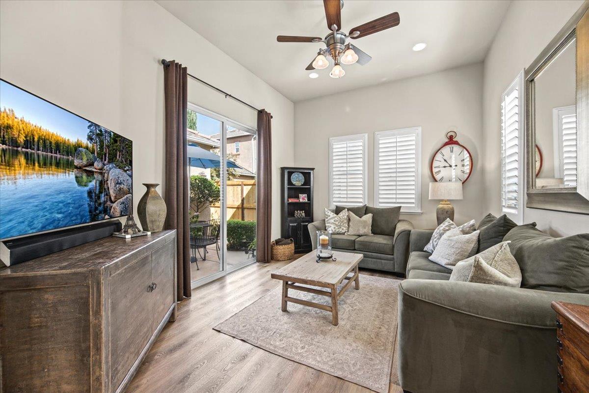 1786 N Merlan Ln, Clovis, CA 93619