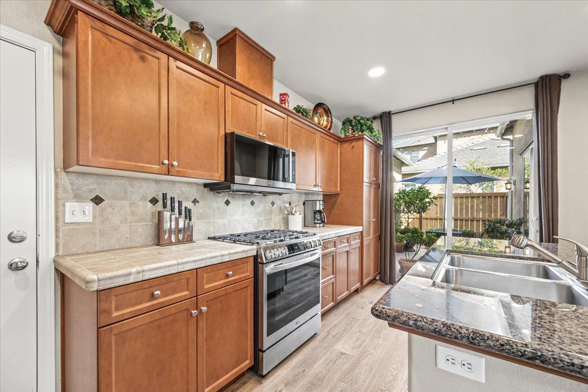 1786 N Merlan Ln, Clovis, CA 93619