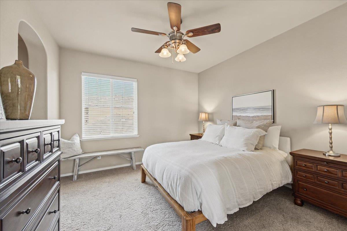 1786 N Merlan Ln, Clovis, CA 93619