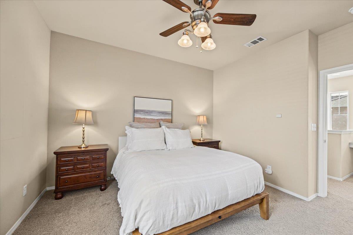 1786 N Merlan Ln, Clovis, CA 93619