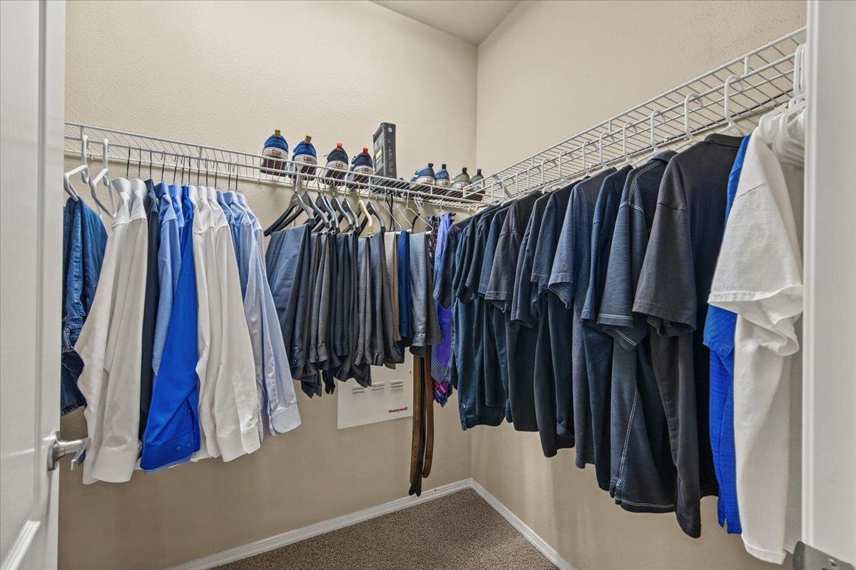1786 N Merlan Ln, Clovis, CA 93619