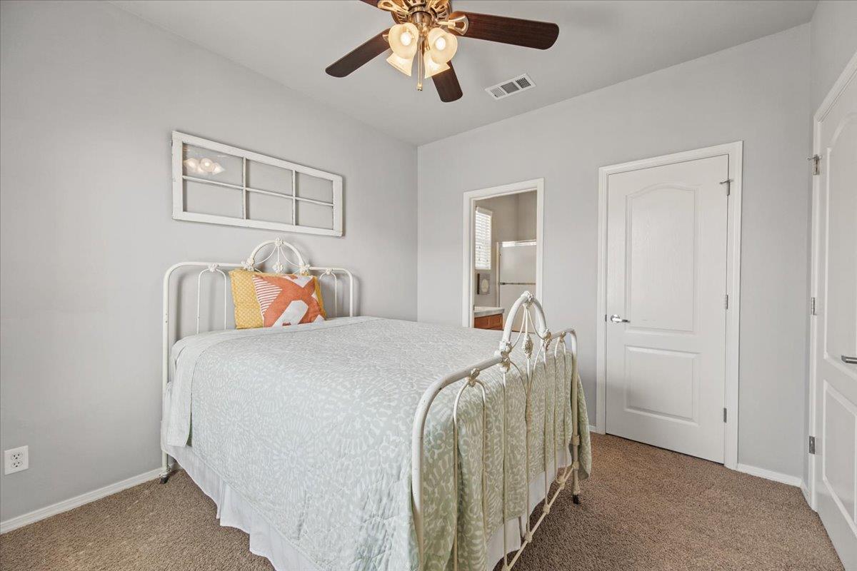 1786 N Merlan Ln, Clovis, CA 93619
