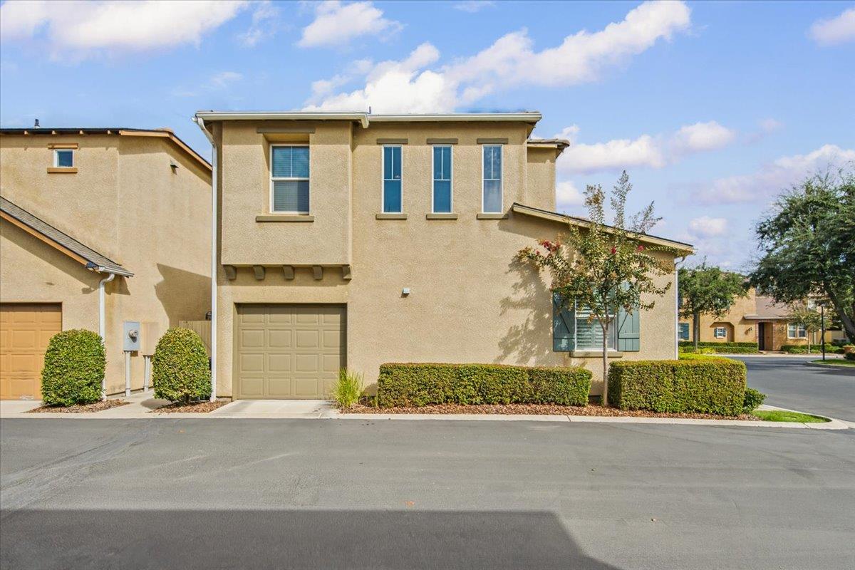 1786 N Merlan Ln, Clovis, CA 93619