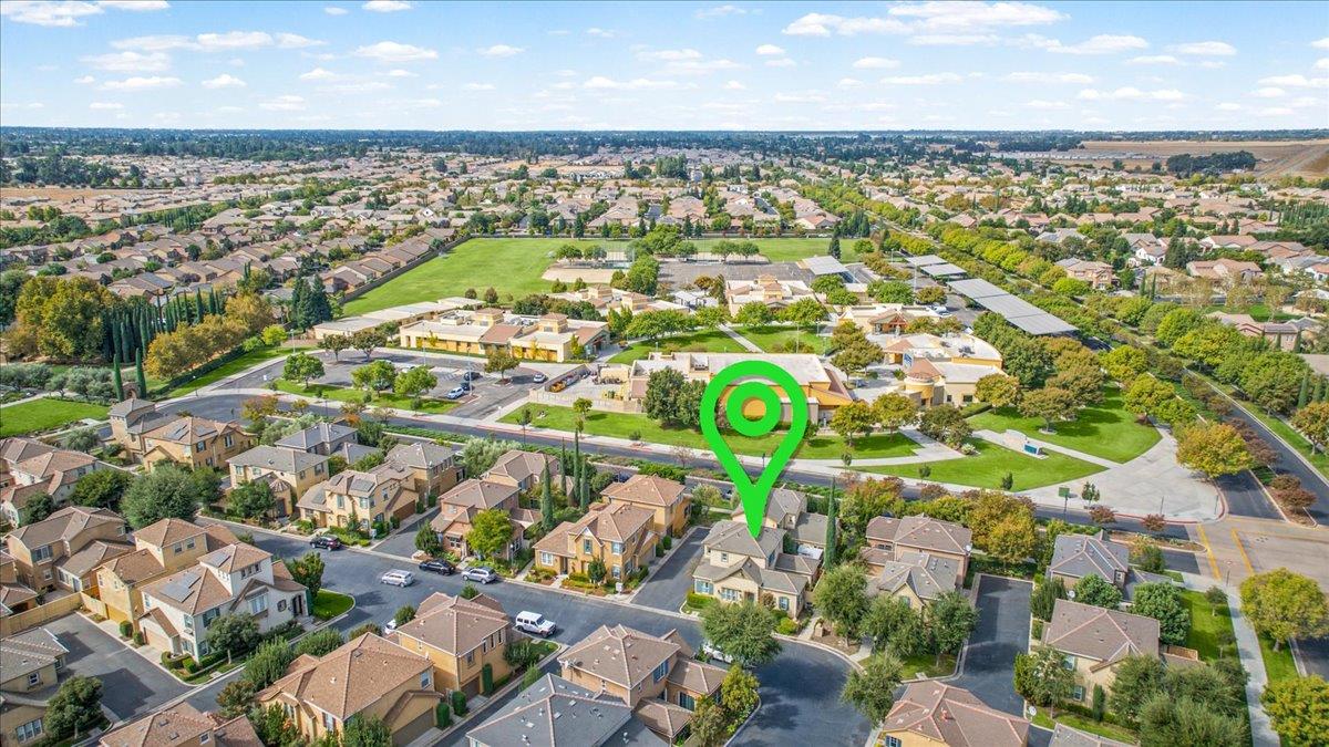 1786 N Merlan Ln, Clovis, CA 93619