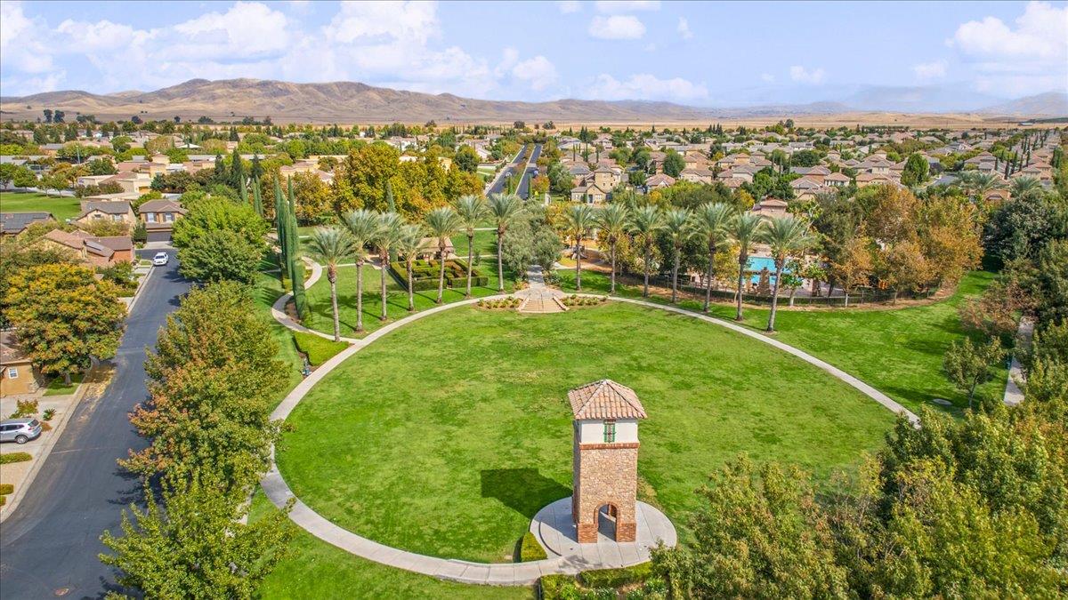1786 N Merlan Ln, Clovis, CA 93619