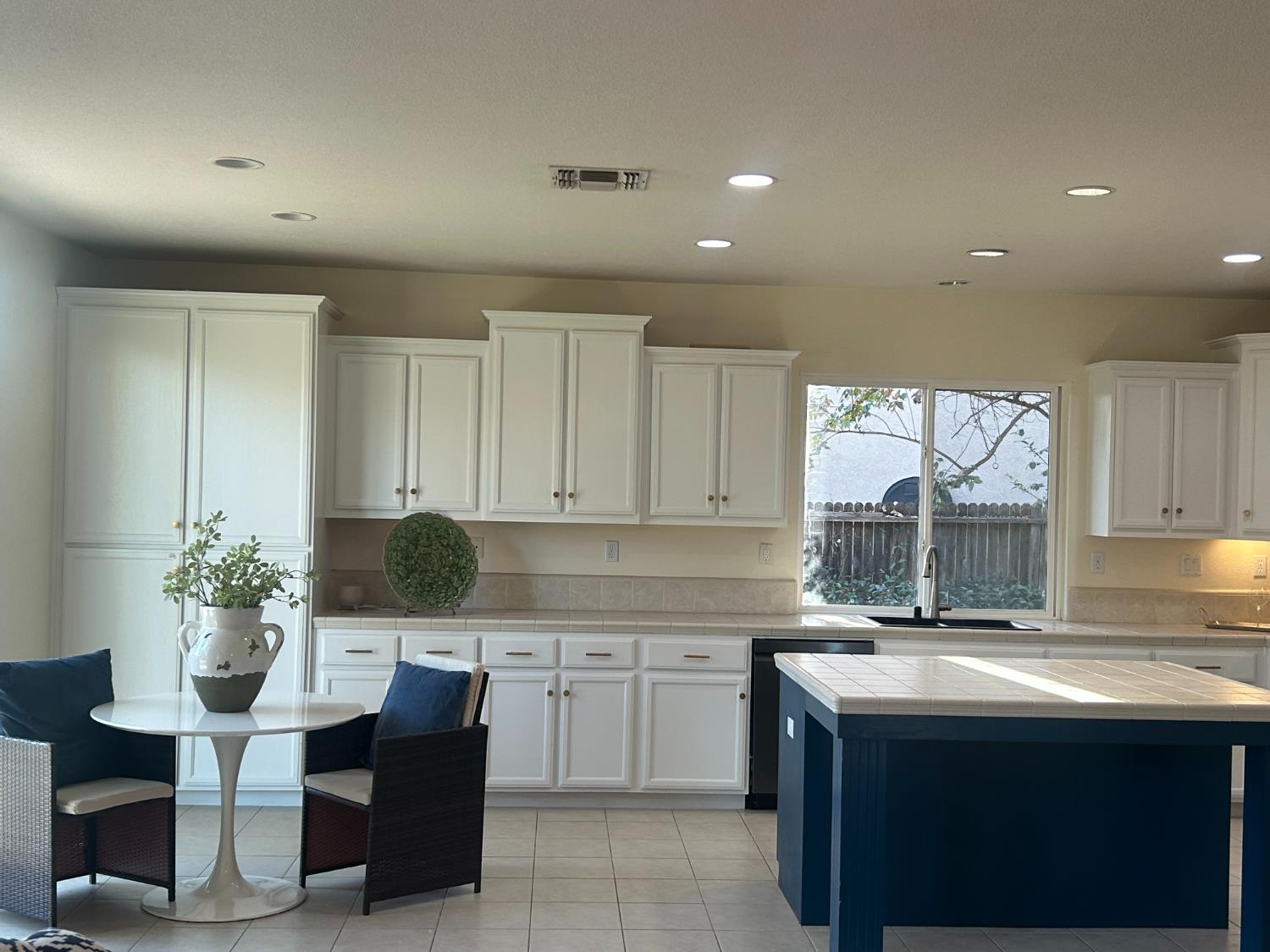 9695 Heatherhearst Dr, Chowchilla, CA 93610
