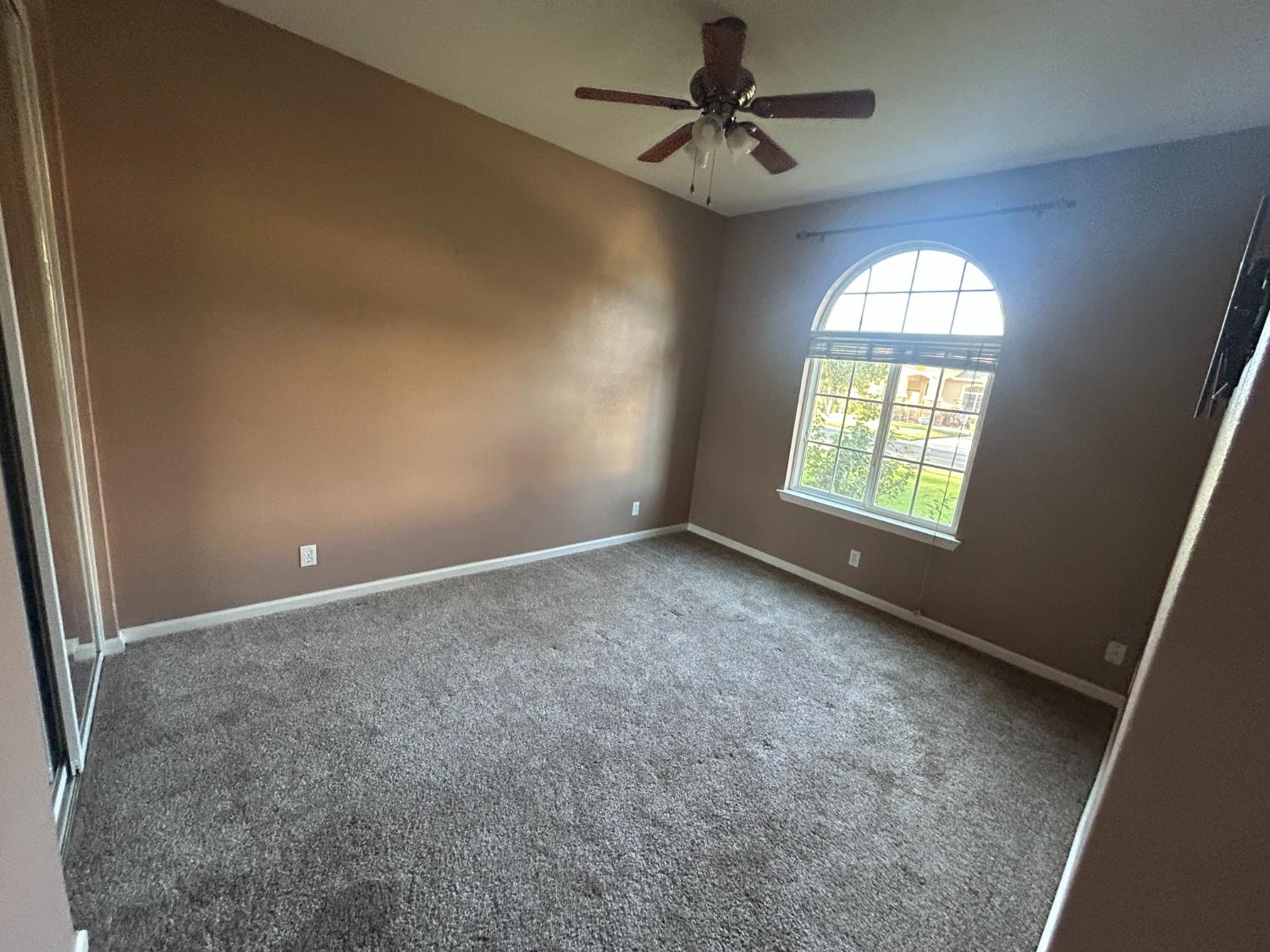 9695 Heatherhearst Dr, Chowchilla, CA 93610