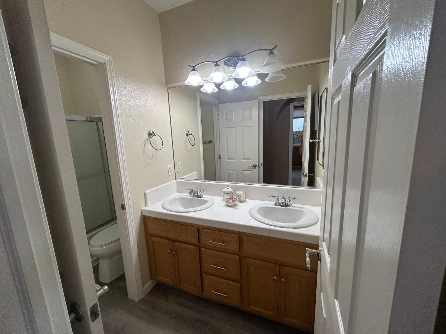 9695 Heatherhearst Dr, Chowchilla, CA 93610