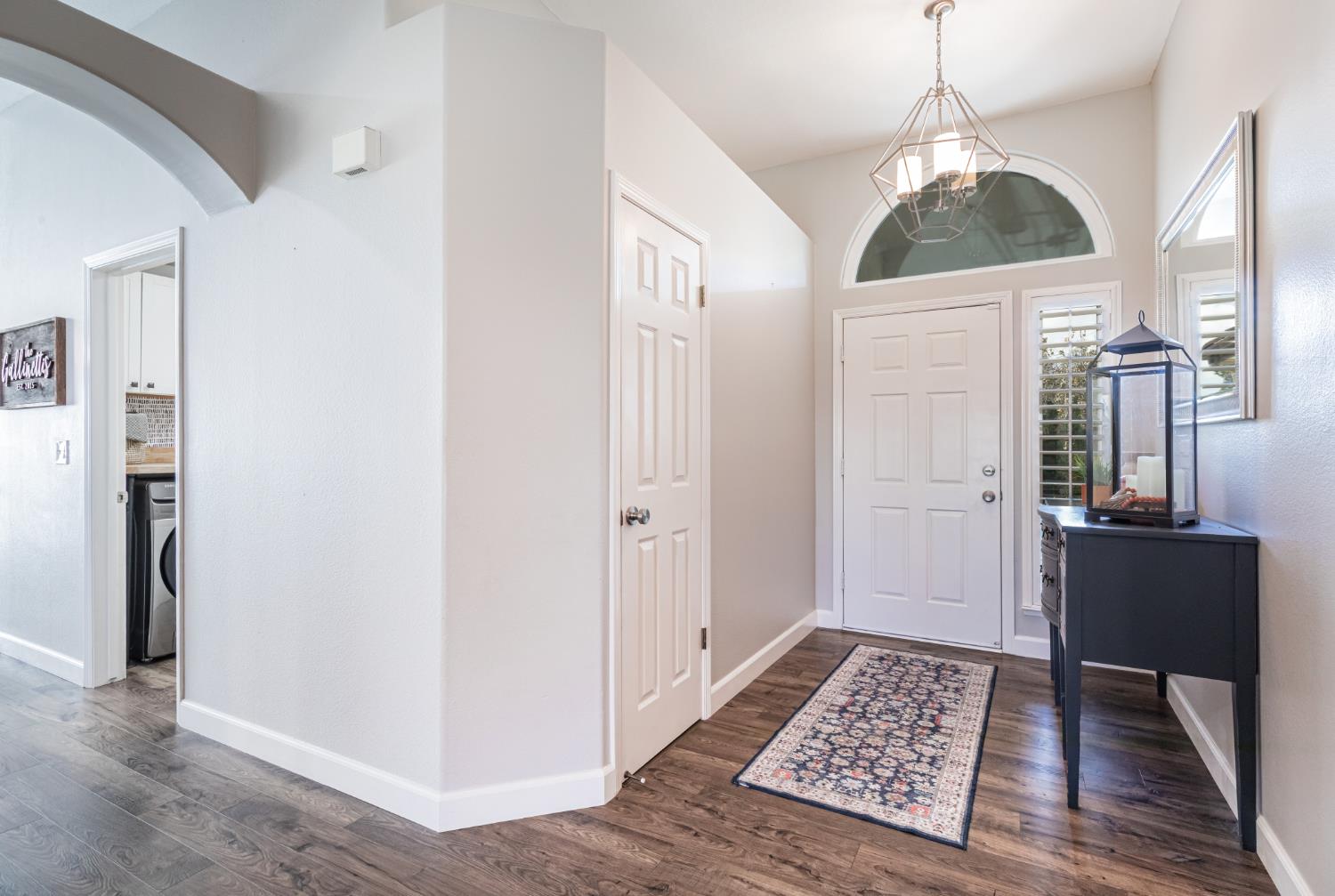 611 N Adler Ave, Clovis, CA 93611