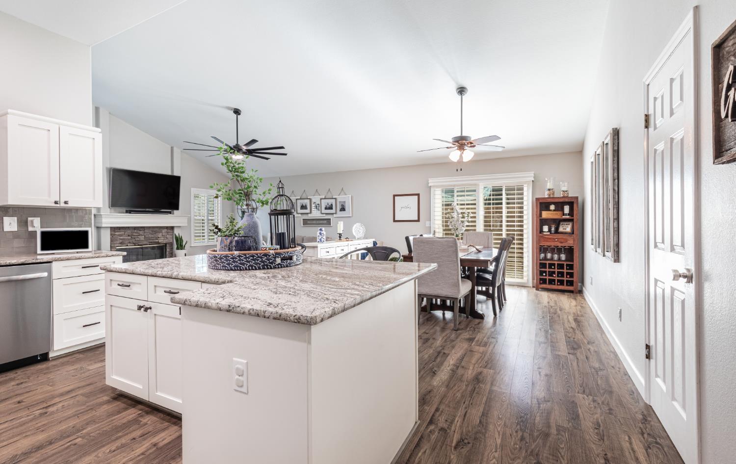611 N Adler Ave, Clovis, CA 93611