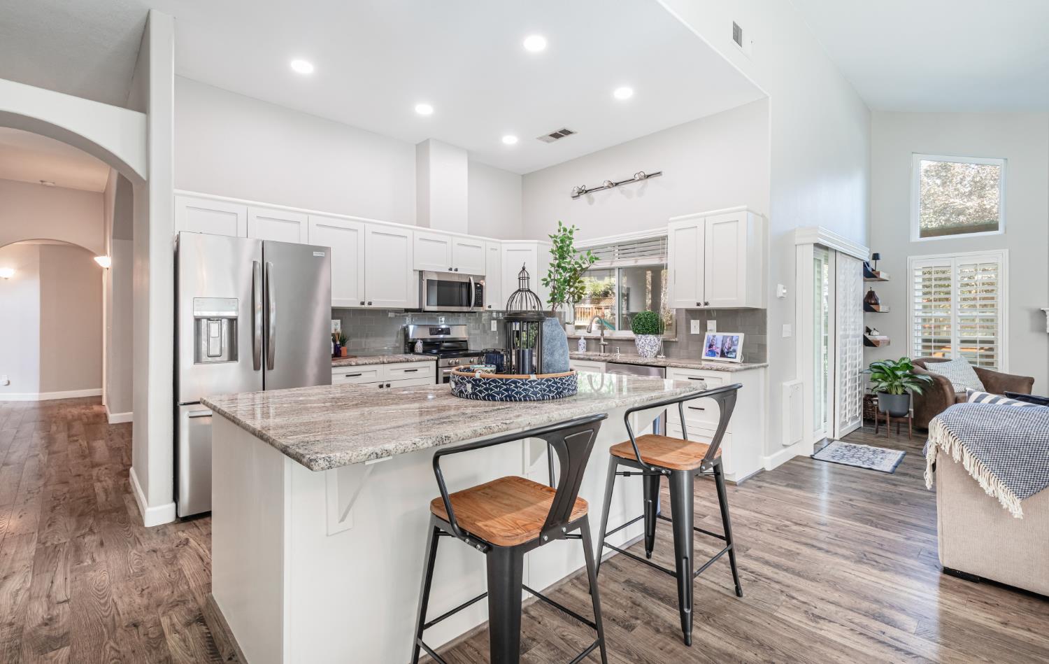 611 N Adler Ave, Clovis, CA 93611