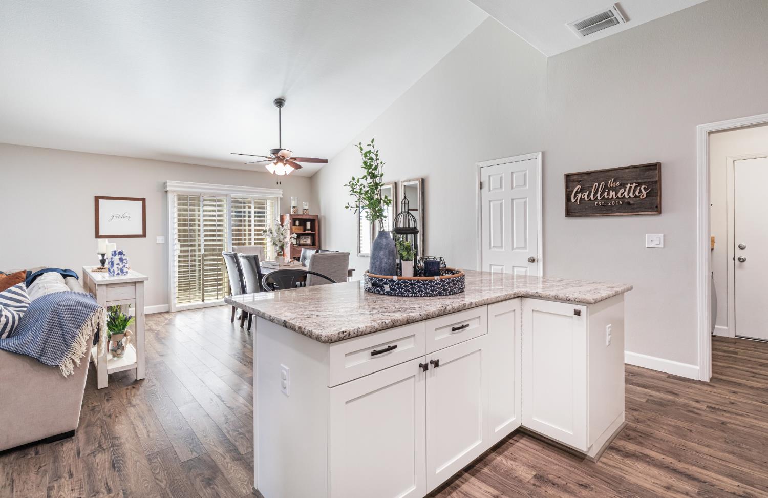 611 N Adler Ave, Clovis, CA 93611