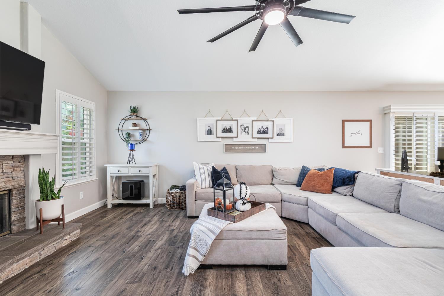 611 N Adler Ave, Clovis, CA 93611